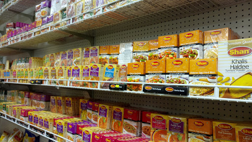 Grocery Store «Shalimar Grocery», reviews and photos, 332 S Green Bay Rd, Waukegan, IL 60085, USA