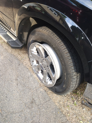 Auto Body Shop «The Durable Companies», reviews and photos, 393 Thomaston Ave, Waterbury, CT 06702, USA