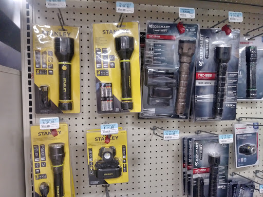 Home Improvement Store «Tractor Supply Co.», reviews and photos, 207 Swansea Mall Dr #15, Swansea, MA 02777, USA