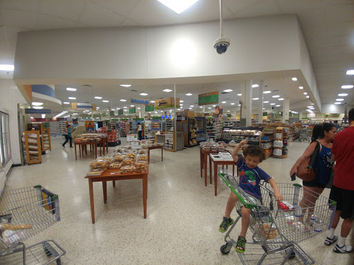 Supermarket «Publix Super Market at Paraiso Plaza», reviews and photos, 3339 W 80th St, Hialeah, FL 33018, USA