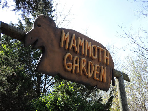 Amusement Center «Dinosaur World», reviews and photos, 711 Mammoth Cave Rd, Cave City, KY 42127, USA