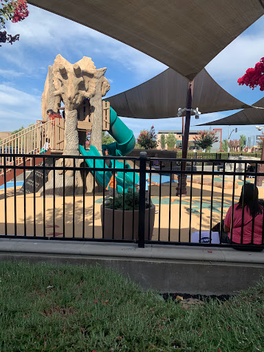 Shopping Mall «San Francisco Premium Outlets», reviews and photos, 2774 Livermore Outlets Dr, Livermore, CA 94551, USA