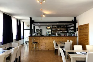 Restaurace Na hladince image