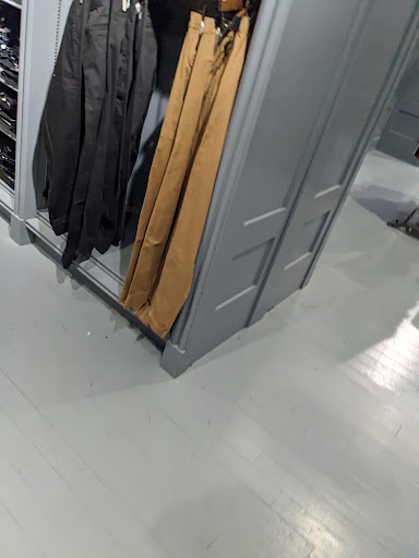 Clothing Store «Hollister Co.», reviews and photos, 9777 SW Washington Square Rd, Tigard, OR 97223, USA