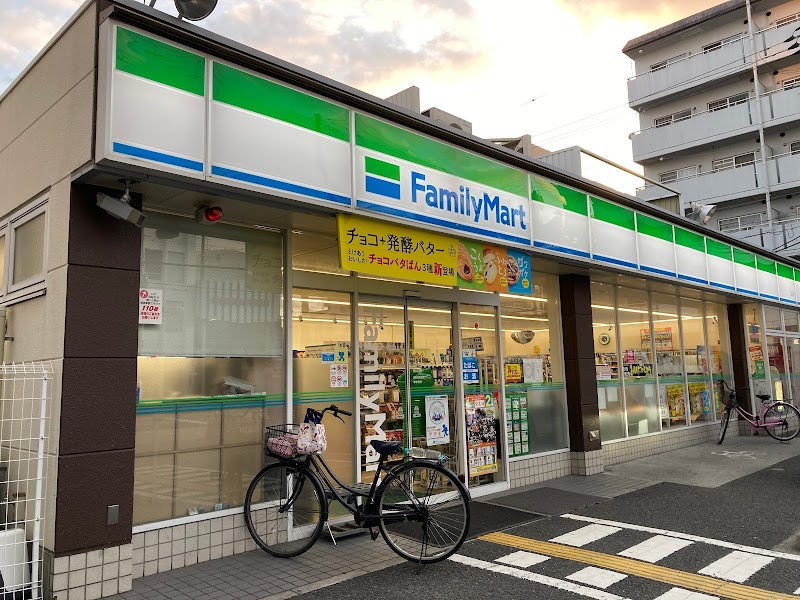 ファミリーマート 田辺店