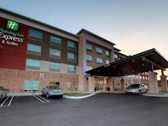 Holiday Inn Express & Suites Detroit North - Roseville, an IHG Hotel