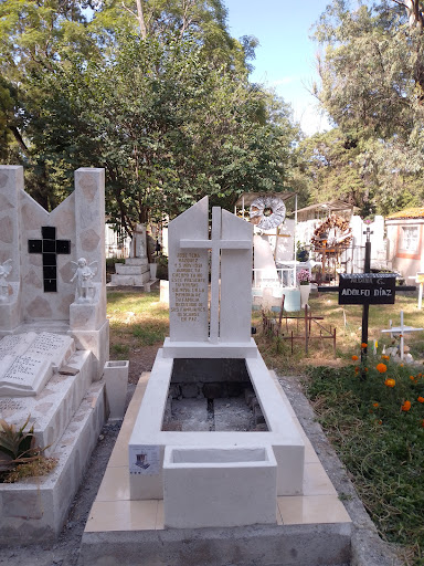 Monumentos sepulcrales Álvarez del castillo