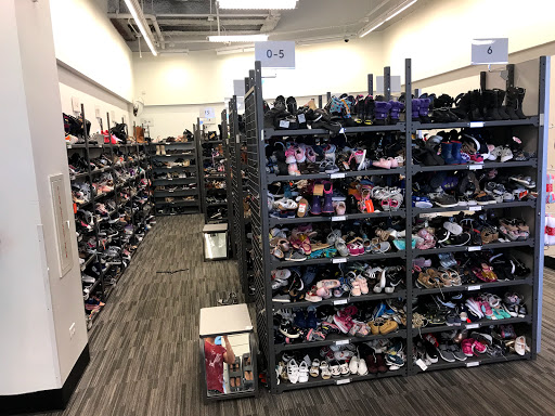 Department Store «Nordstrom Rack Skyview Center», reviews and photos, 4024 College Point Blvd, Flushing, NY 11354, USA