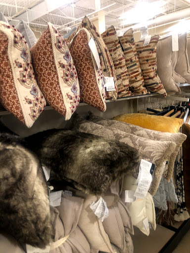 Department Store «HomeGoods», reviews and photos, 162 Everett Ave, Chelsea, MA 02150, USA