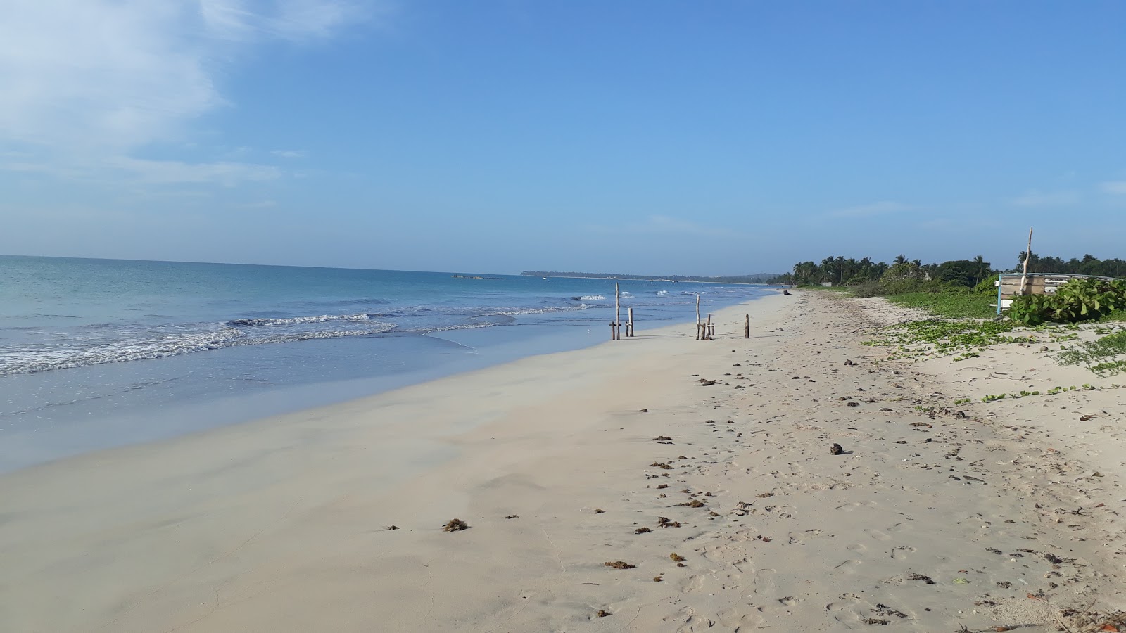 Photo of Sauacui Beach and the settlement