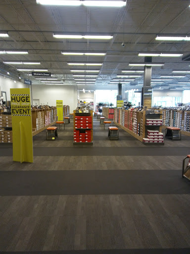 Shoe Store «DSW Designer Shoe Warehouse», reviews and photos, 135 NJ-35, Eatontown, NJ 07724, USA