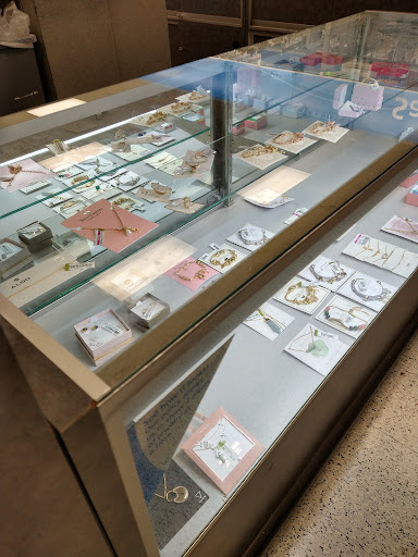 Clothing Store «Ross Dress for Less», reviews and photos, 349 N San Fernando Blvd, Burbank, CA 91502, USA