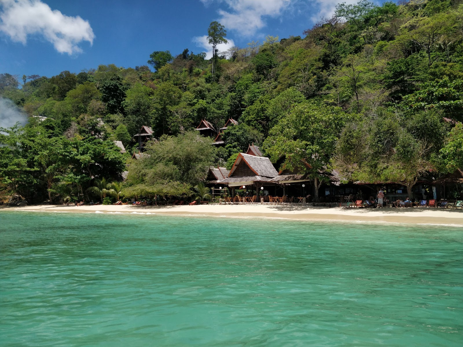 Phak Nam Bay Beach'in fotoğrafı kısmen otel alanı