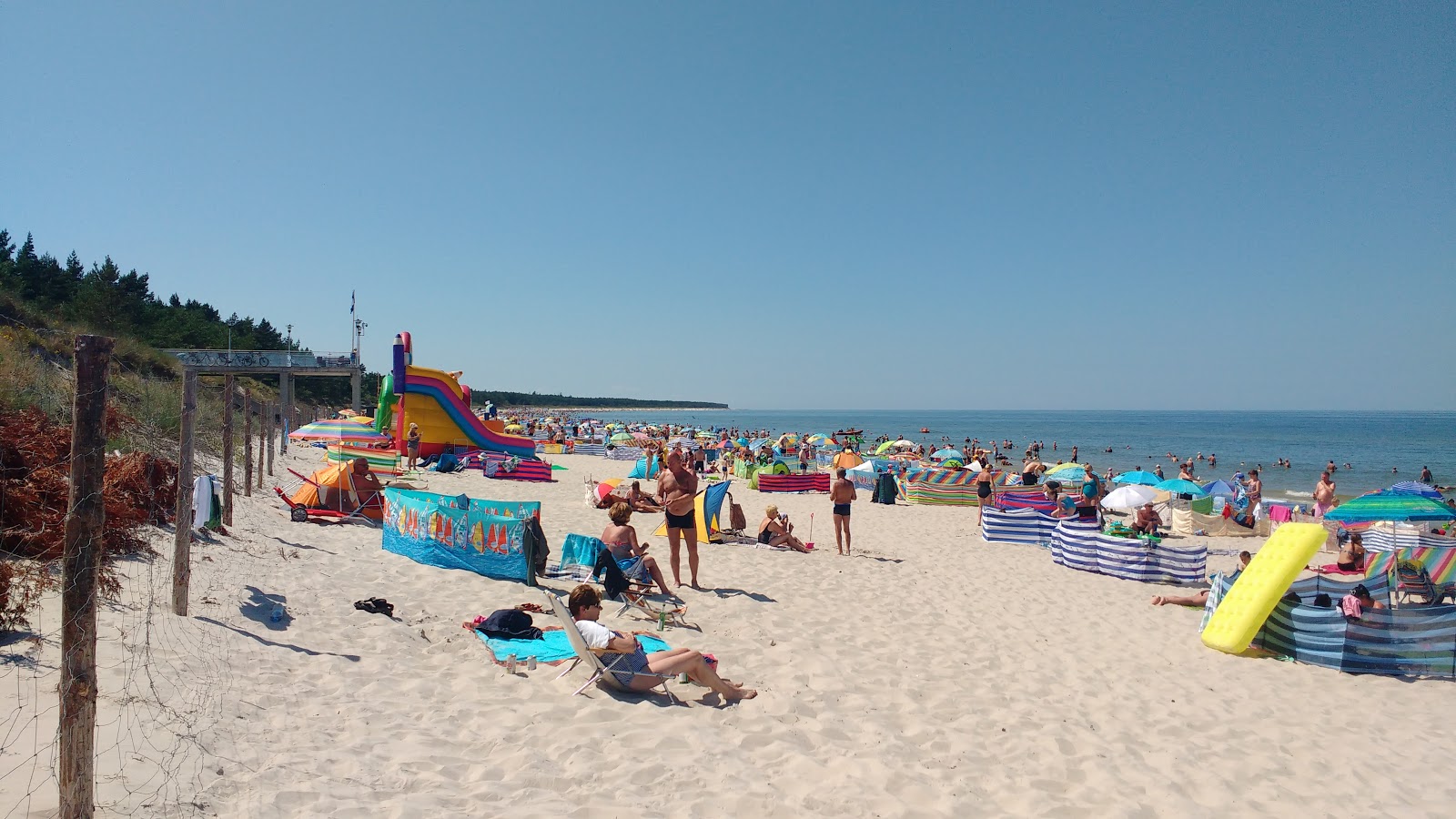Foto von Grzybowo Baltycka Beach - beliebter Ort unter Entspannungskennern