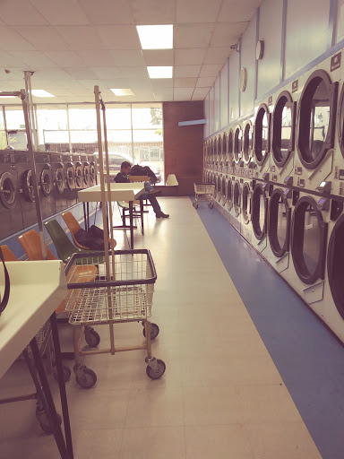 Laundromat «Sunshine on Glisan Coin Laundry & Cleaners», reviews and photos, 7914 NE Glisan St, Portland, OR 97213, USA
