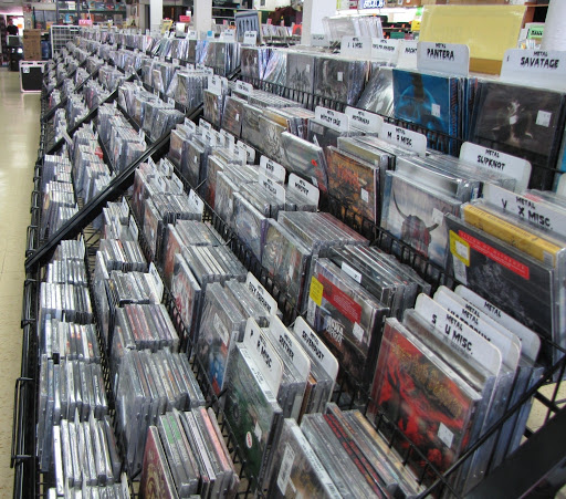 Used Musical Instrument Store «Record Head», reviews and photos, 7045 W Greenfield Ave, West Allis, WI 53214, USA