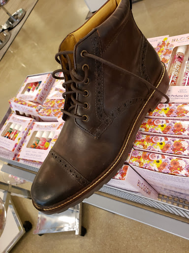 Department Store «Nordstrom Rack Lincoln Park», reviews and photos, 1551 N Sheffield Ave, Chicago, IL 60642, USA