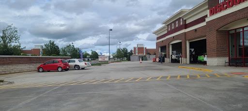 Tire Shop «Discount Tire», reviews and photos, 2900 Mt Williams Dr, Norman, OK 73069, USA