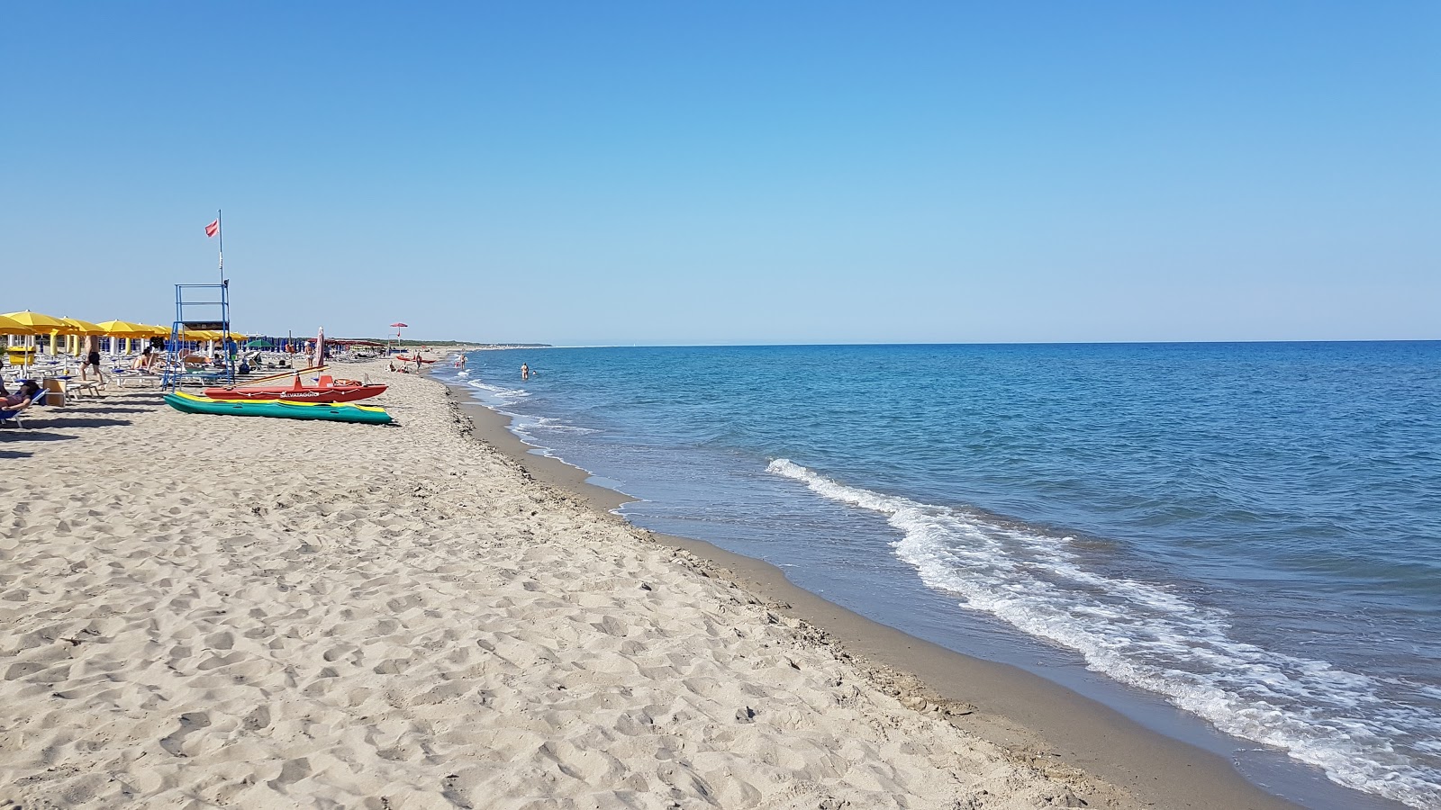 Photo of Marina di Pisticci beach with brown sand surface