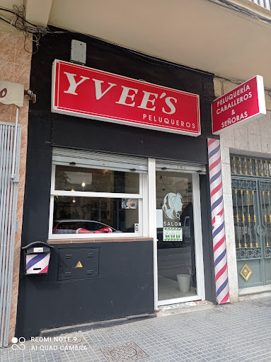 Peluquería yvees 77 CUTZ en Vélez-Málaga, Málaga