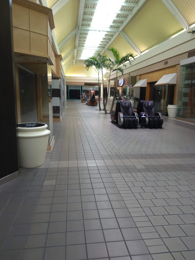 Shopping Mall «North Shore Square Mall», reviews and photos, 150 Northshore Blvd, Slidell, LA 70460, USA