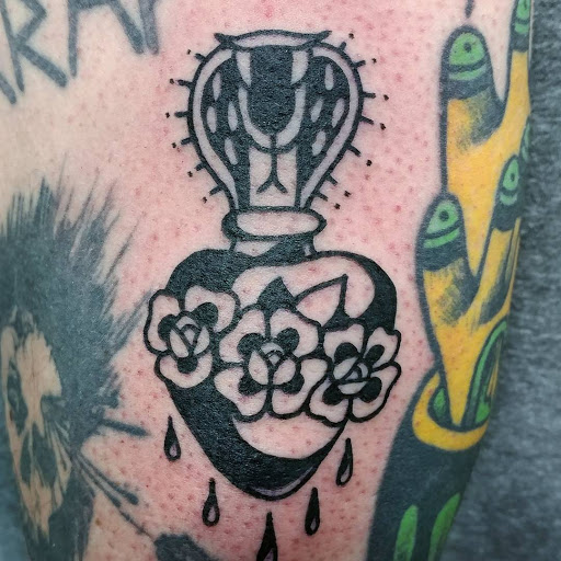 Tattoo Shop «Lucky Drive Tattoo Parlour», reviews and photos, 2228 4th St, San Rafael, CA 94901, USA