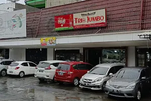 Trio Jumbo Masakan Padang image