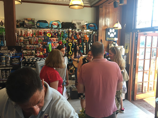 Pet Supply Store «Petport Pet Supply and Grooming Salon», reviews and photos, 40 Main St, Northport, NY 11768, USA