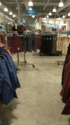 Sportswear Store «Columbia Sportswear Outlet Store», reviews and photos, 447 Great Mall Dr, Milpitas, CA 95035, USA