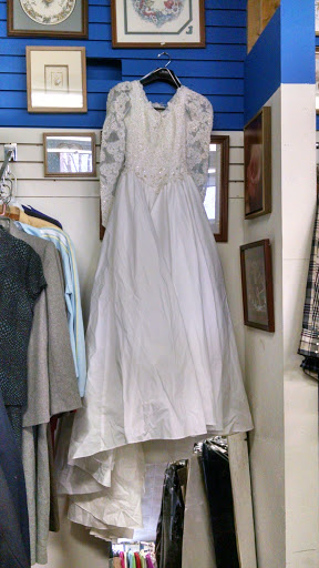 Thrift Store «Halo Bargain Center», reviews and photos
