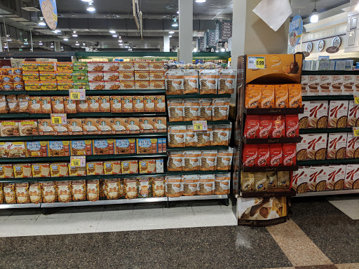 Grocery Store «Harris Teeter», reviews and photos, 500 Oberlin Rd, Raleigh, NC 27605, USA