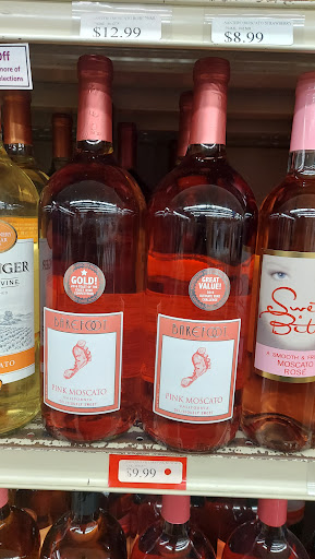 Liquor Store «Wheatley Hills Discount Liquor», reviews and photos, 193 Post Ave, Westbury, NY 11590, USA