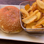 Photo n° 4 de l'avis de Zeulogue. fait le 26/06/2022 à 13:02 pour Brasserie du lac. Le pied dans l eau à Apt