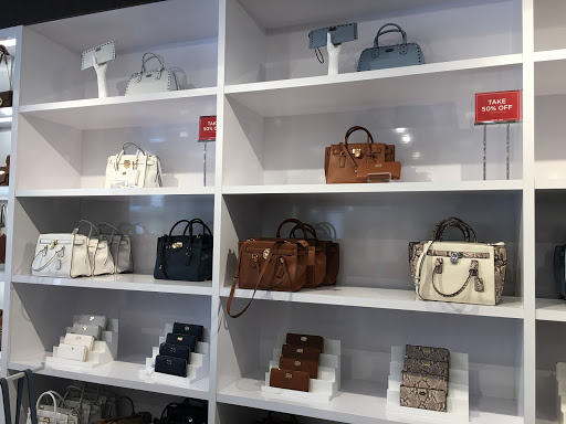 Fashion Accessories Store «Michael Kors», reviews and photos, 1650 Premium Outlet Blvd #1800, Aurora, IL 60502, USA