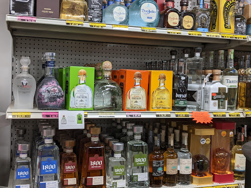 Liquor Store «Tiverton Liquor Store», reviews and photos, 65 Main Rd, Tiverton, RI 02878, USA