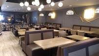 Atmosphère du Restaurant de cuisine traditionnelle L'embarcadère Restaurant à Cabourg - n°17