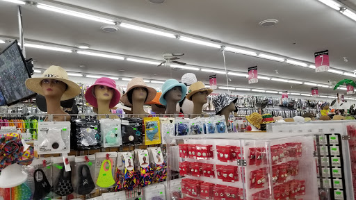 Beauty Supply Store «Elim Wig & Beauty Supply», reviews and photos, 4631 N Broadway St, Chicago, IL 60640, USA