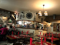 Atmosphère du Restaurant français Le Bessoi à Besse-et-Saint-Anastaise - n°17