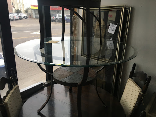 Furniture Store «J & J Furniture Plus», reviews and photos, 1808 N Emerson Ave, Minneapolis, MN 55411, USA