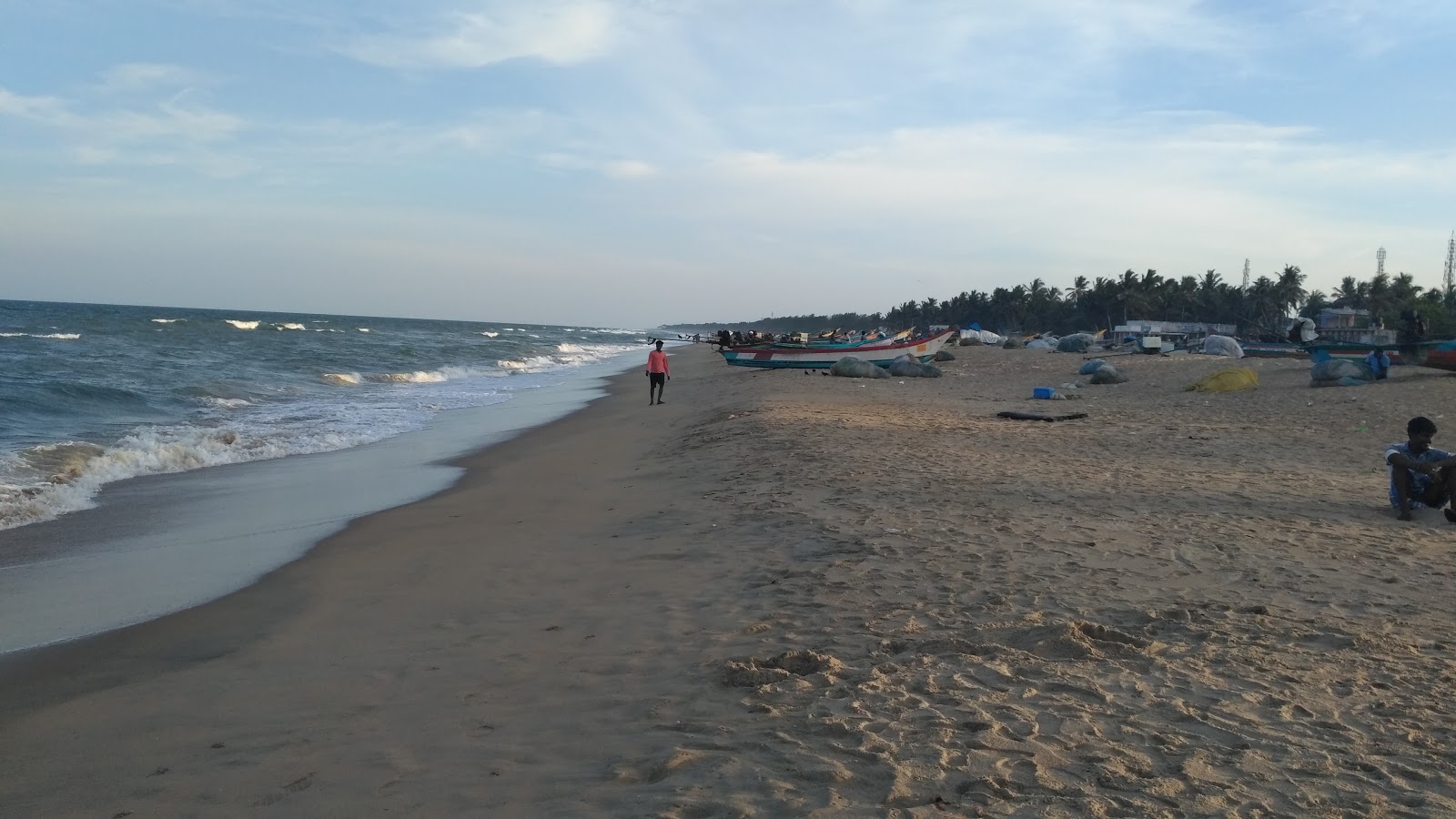 Fotografija Meyyur Kuppam Beach in naselje