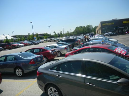 Used Car Dealer «Hertz Car Sales Des Plaines», reviews and photos, 2170 Mannheim Rd, Des Plaines, IL 60018, USA