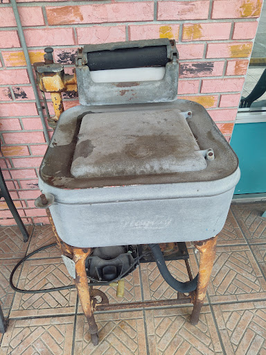 Laundromat «Zephyrhills Laundromat», reviews and photos, 37852 FL-54, Zephyrhills, FL 33542, USA