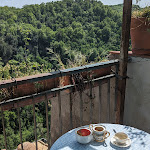 Photo n°5 de l'avis de Ludovica.u fait le 30/04/2024 à 18:21 sur le  Sala Da Tè à Calcata Vecchia