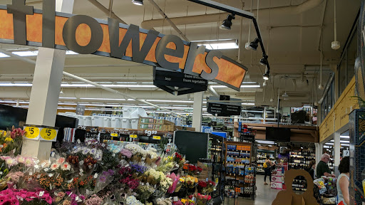 Grocery Store «Quality Food Center», reviews and photos, 1801 N 45th St, Seattle, WA 98103, USA