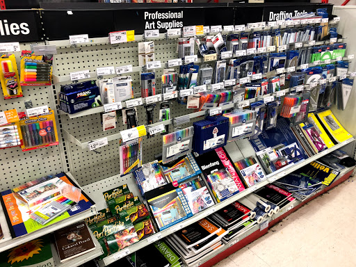 Office Supply Store «Staples», reviews and photos, 547 River Rd, Edgewater, NJ 07020, USA