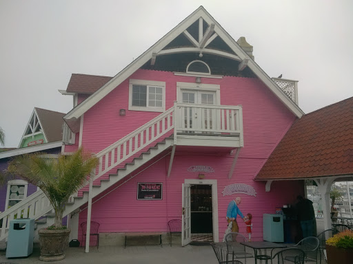 Grocery Store «Hot Licks Long Beach», reviews and photos, 419 Shoreline Village Dr, Long Beach, CA 90802, USA