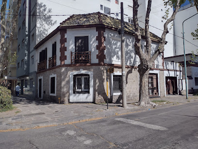 Historica Casa Teja Amarilla