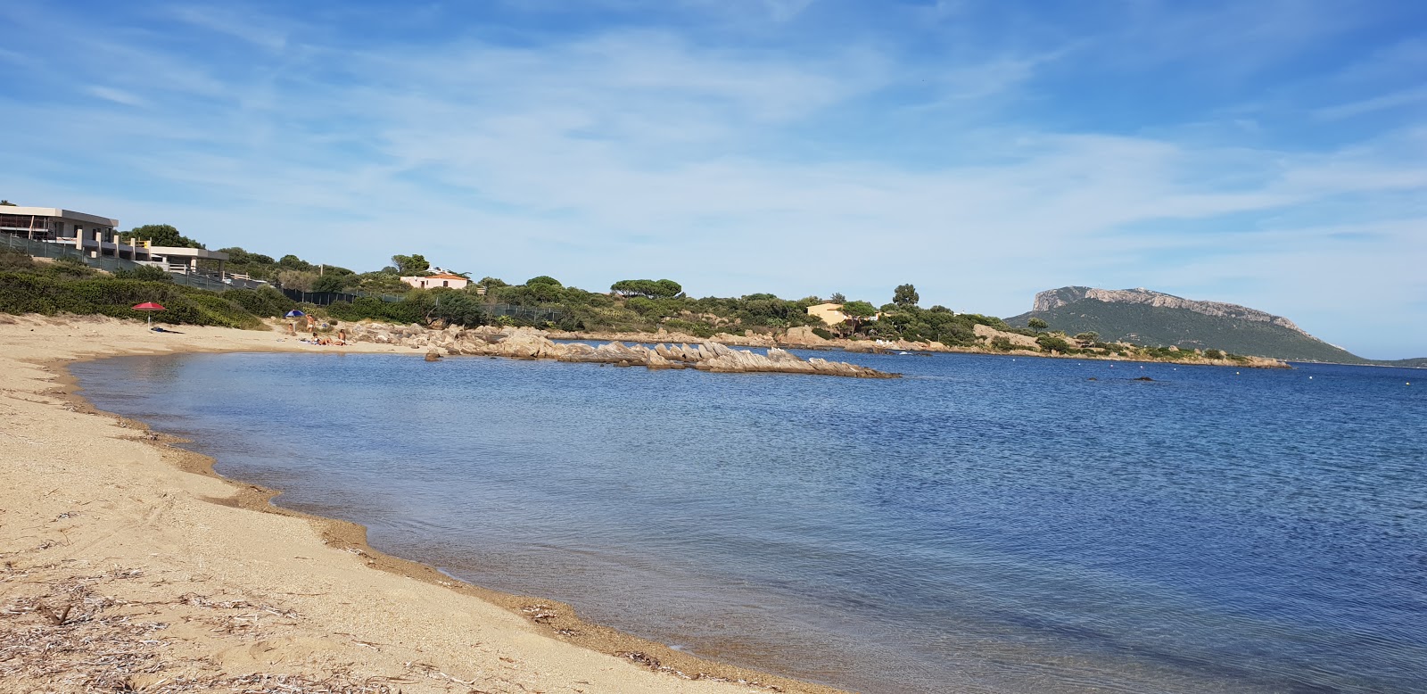 Spiaggia S'abba e sa Pedra'in fotoğrafı çok temiz temizlik seviyesi ile