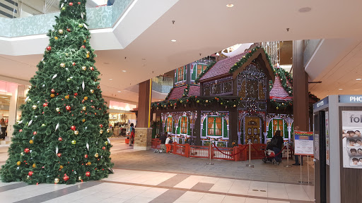 Shopping Mall «Oak Park Mall», reviews and photos, 11149 W 95th St, Overland Park, KS 66214, USA