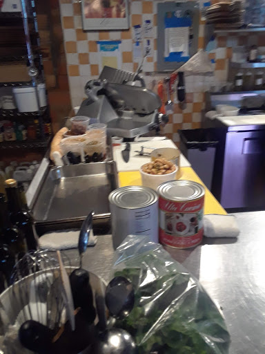 Winery «Red Or White Wine Discount Center», reviews and photos, 323 De La Mare Ave # A, Fairhope, AL 36532, USA